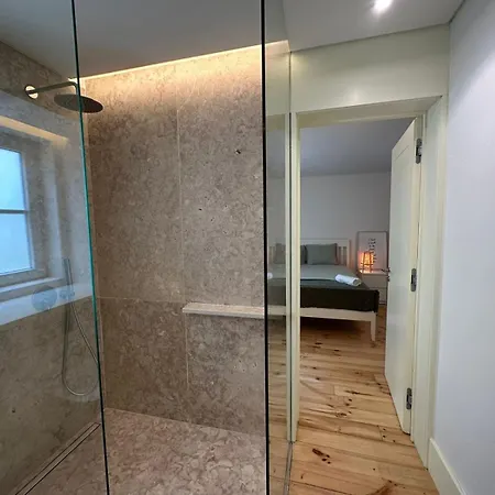 Privade In Baixa With Private Bathroom בית אירוח