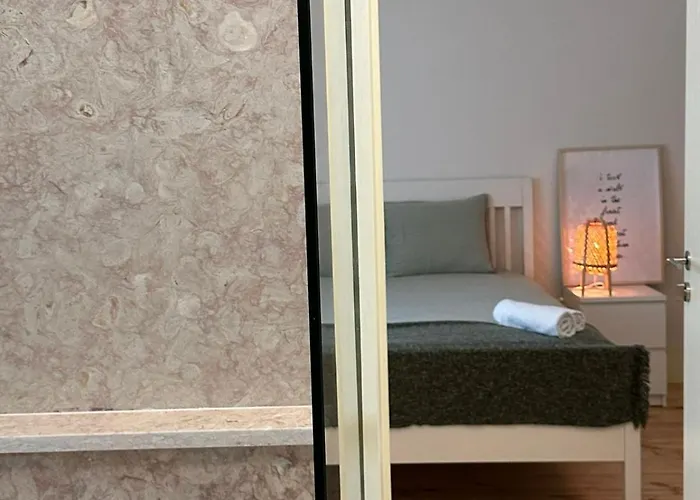 Kwatera prywatna Privade In Baixa With Private Bathroom *
