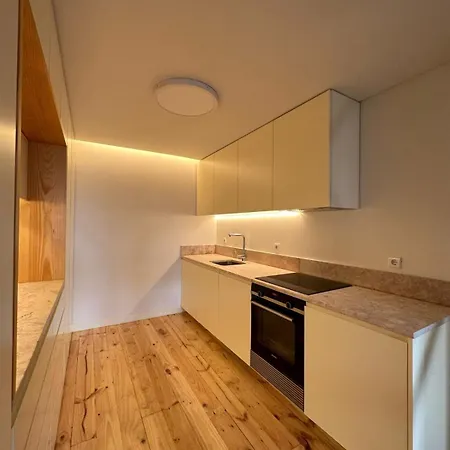 Privade In Baixa With Private Bathroom Проживание в семье