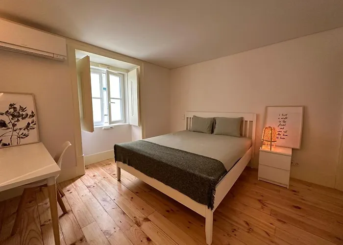 Privade In Baixa With Private Bathroom ホームステイ *